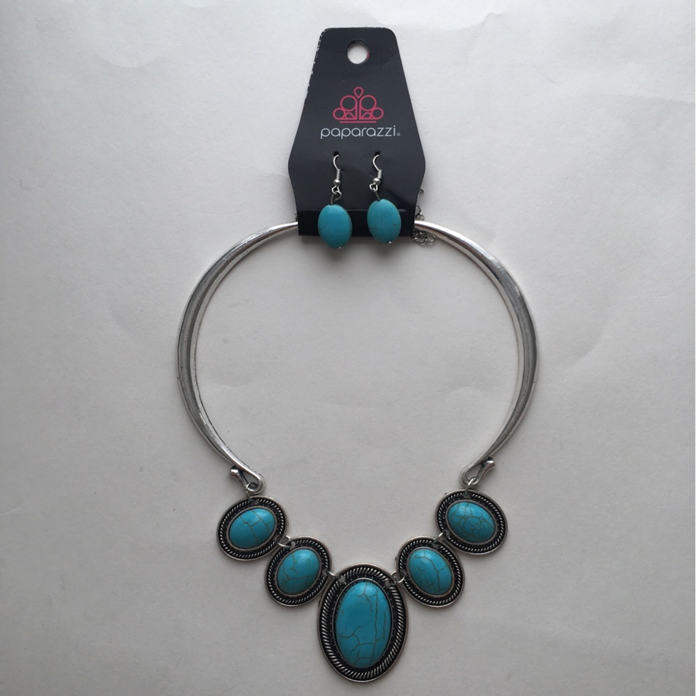 Paparazzi Turquoise Necklace and Earring Set